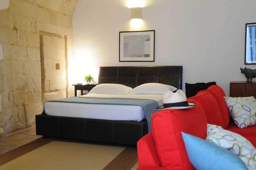 Sacre Bleu Apartments Λέτσε Εξωτερικό φωτογραφία