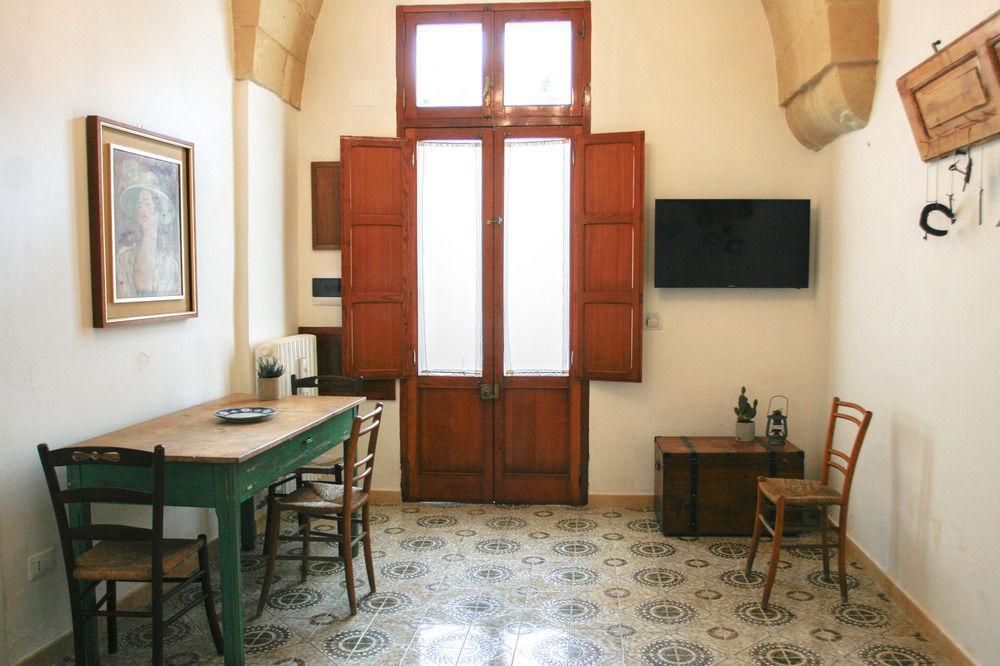 Sacre Bleu Apartments Λέτσε Εξωτερικό φωτογραφία
