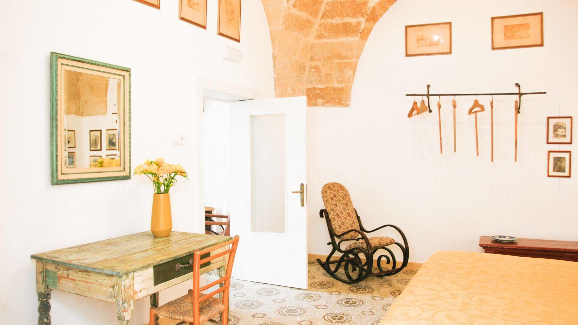 Sacre Bleu Apartments Λέτσε Εξωτερικό φωτογραφία