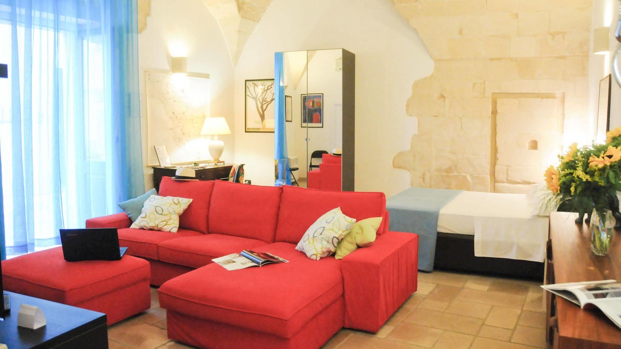 Sacre Bleu Apartments Λέτσε Εξωτερικό φωτογραφία