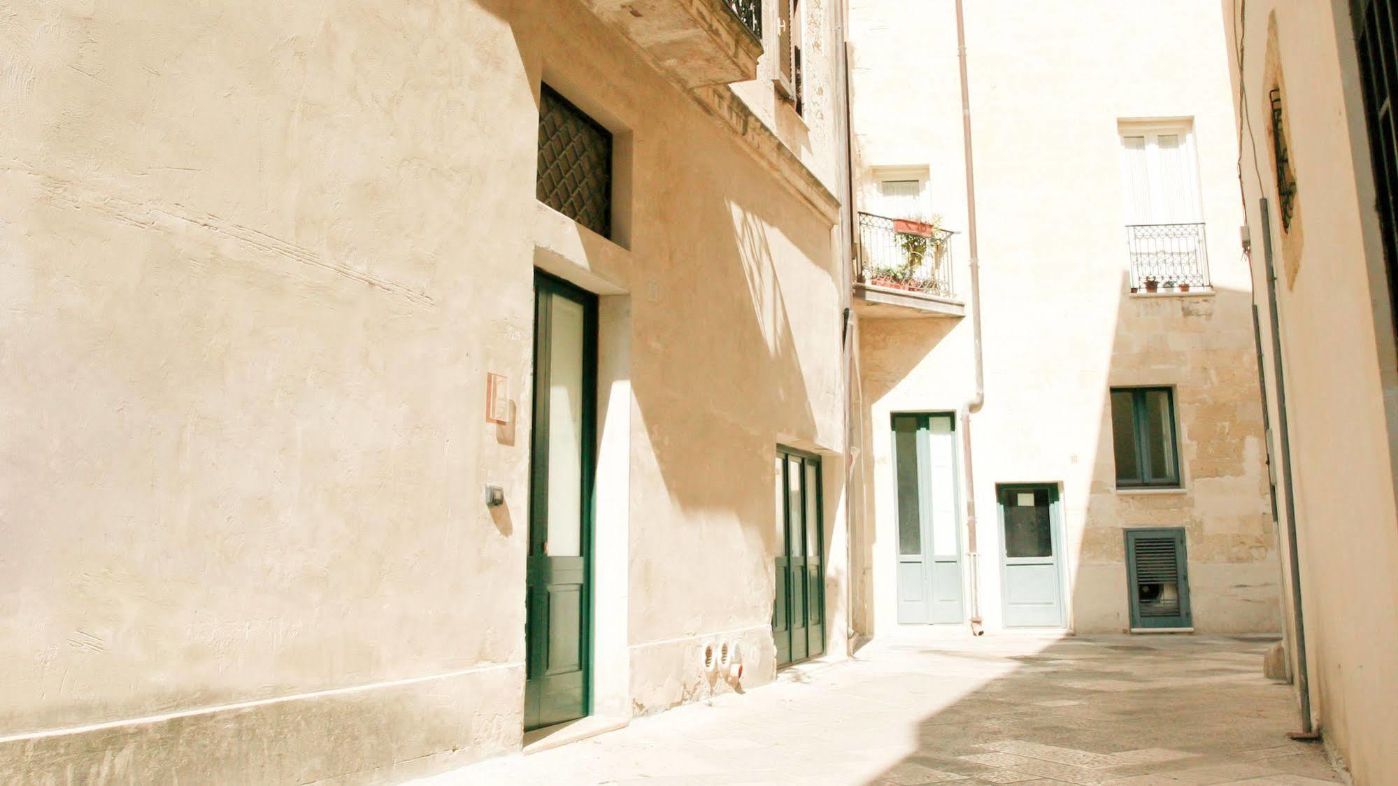 Sacre Bleu Apartments Λέτσε Εξωτερικό φωτογραφία